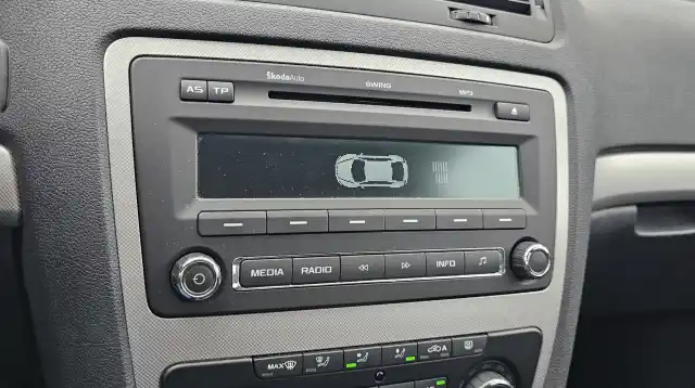Beige Viistoperä, Skoda Octavia – CIT-653
