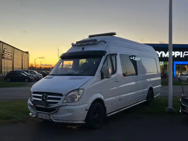 Valkoinen Pakettiauto, Mercedes-Benz Sprinter – CIU-191