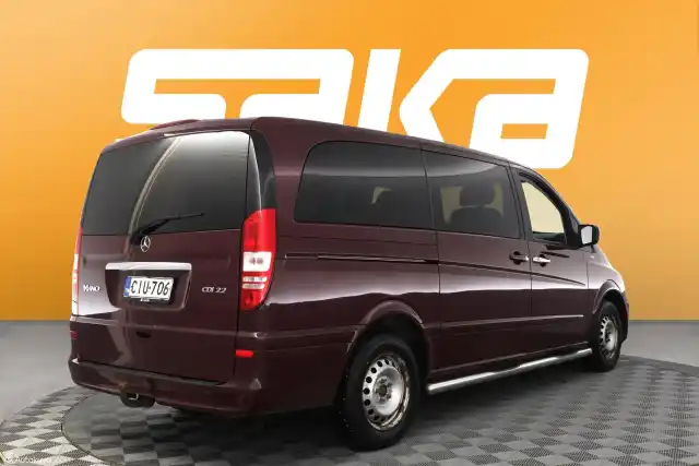 Punainen Tila-auto, Mercedes-Benz Viano – CIU-706