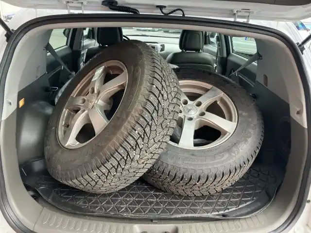 Valkoinen Maastoauto, Kia Sportage – CIX-285