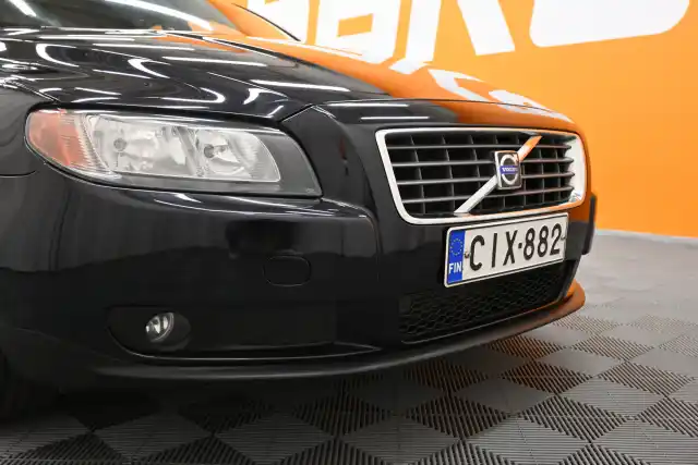 Musta Sedan, Volvo S80 – CIX-882