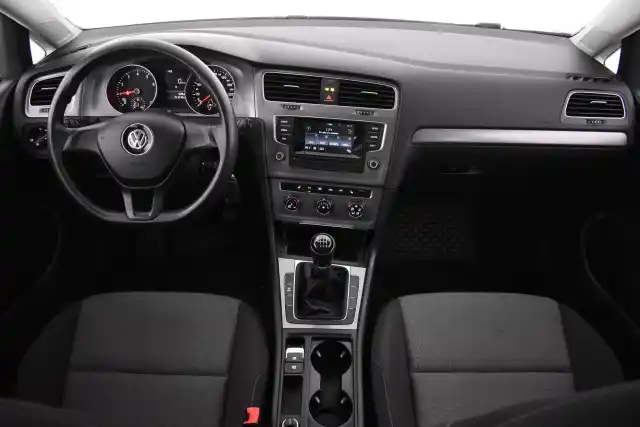 Punainen Viistoperä, Volkswagen Golf – CIY-966