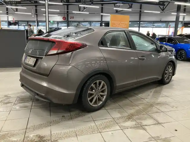 Ruskea Viistoperä, Honda Civic – CIZ-118