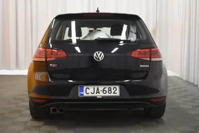Musta Viistoperä, Volkswagen Golf – CJA-682