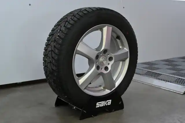 Punainen Viistoperä, Audi A3 – CJB-720