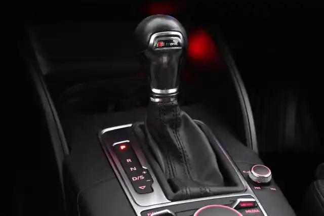 Punainen Viistoperä, Audi A3 – CJB-720