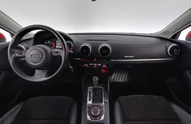 Punainen Viistoperä, Audi A3 – CJB-720