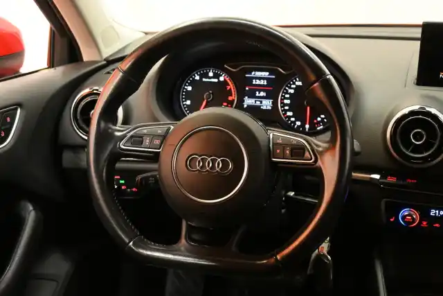 Punainen Viistoperä, Audi A3 – CJB-721