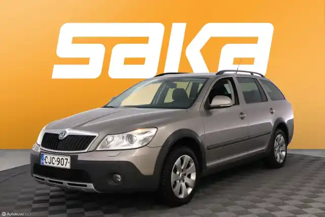 Ruskea Farmari, Skoda Octavia – CJC-907