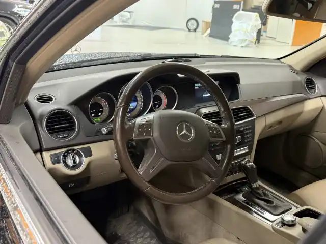 Musta Farmari, Mercedes-Benz C – CJE-522