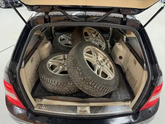 Musta Farmari, Mercedes-Benz C – CJE-522