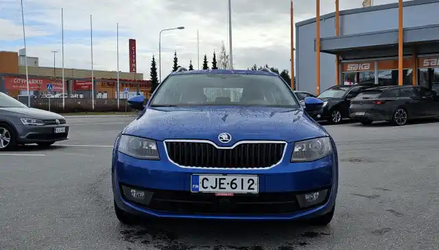 Sininen Farmari, Skoda Octavia – CJE-612