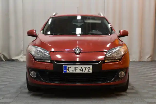 Punainen Farmari, Renault Megane – CJF-472