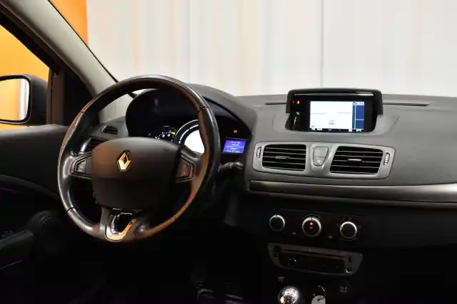 Punainen Farmari, Renault Megane – CJF-472