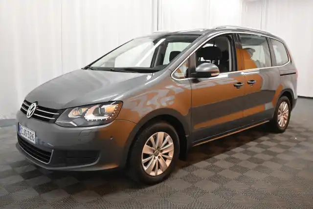 Harmaa Tila-auto, Volkswagen Sharan – CJG-326