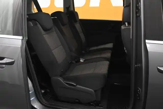 Harmaa Tila-auto, Volkswagen Sharan – CJG-326