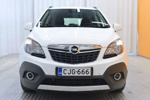 Valkoinen Maastoauto, Opel Mokka – CJG-666