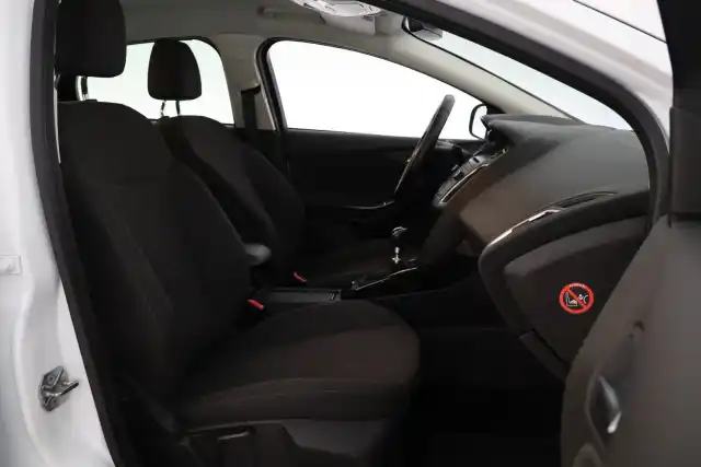 Valkoinen Viistoperä, Ford Focus – CJG-885