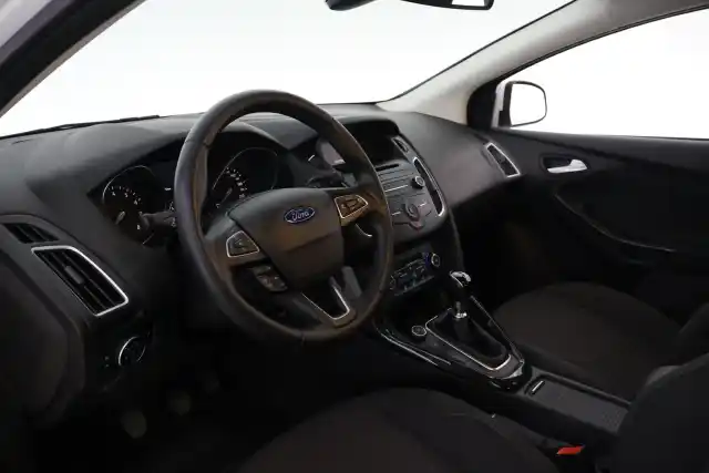 Valkoinen Viistoperä, Ford Focus – CJG-885