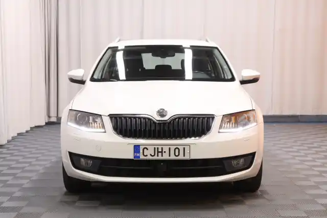 Valkoinen Farmari, Skoda Octavia – CJH-101