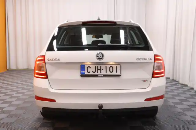 Valkoinen Farmari, Skoda Octavia – CJH-101