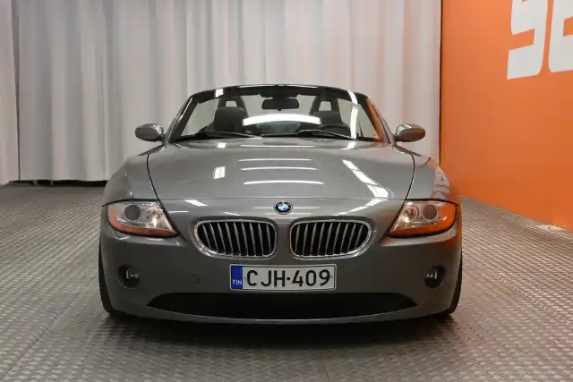 Harmaa Avoauto, BMW Z4 – CJH-409