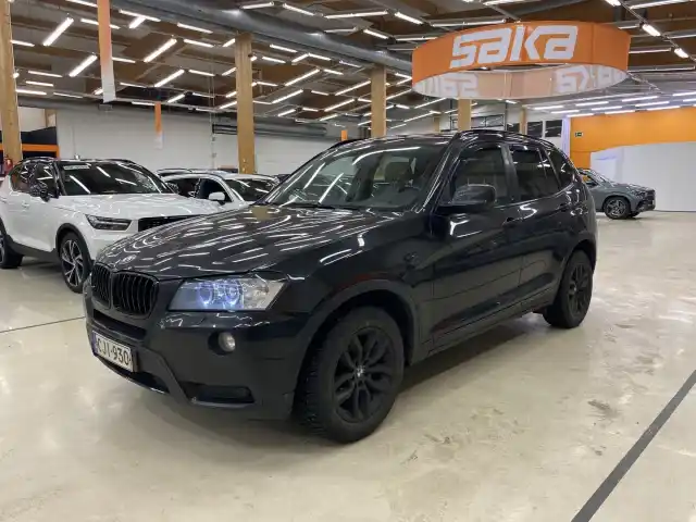 Musta Maastoauto, BMW X3 – CJI-930