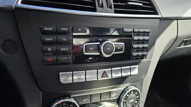 Harmaa Sedan, Mercedes-Benz C – CJK-364