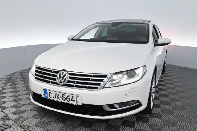 Valkoinen Sedan, Volkswagen CC – CJK-564