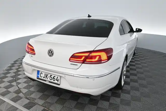 Valkoinen Sedan, Volkswagen CC – CJK-564