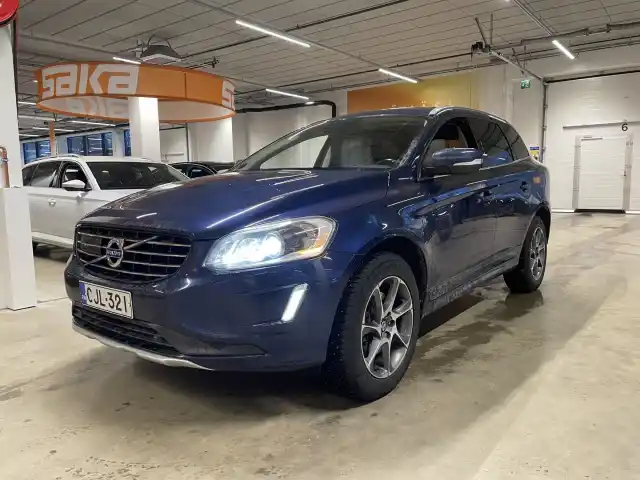 Sininen Maastoauto, Volvo XC60 – CJL-321