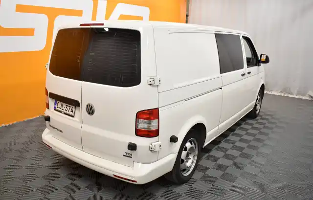 Valkoinen Pakettiauto, Volkswagen Transporter – CJL-374