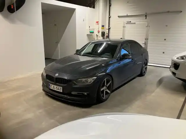 BMW 320