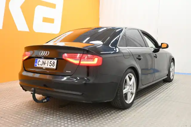 Musta Sedan, Audi A4 – CJN-158