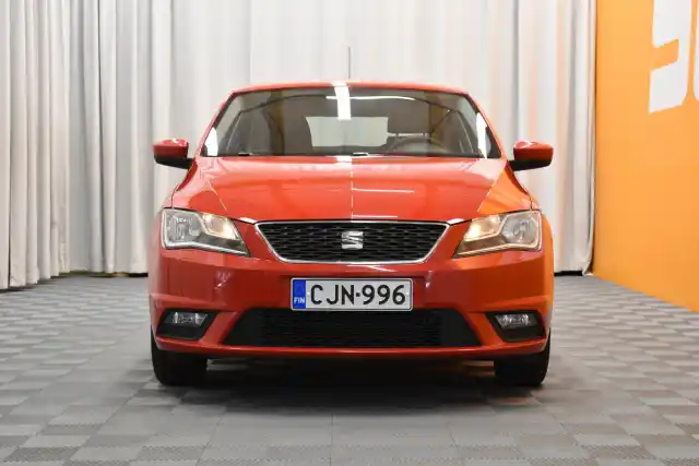 Punainen Sedan, Seat Toledo – CJN-996