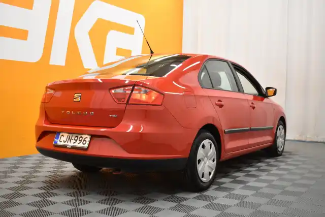 Punainen Sedan, Seat Toledo – CJN-996