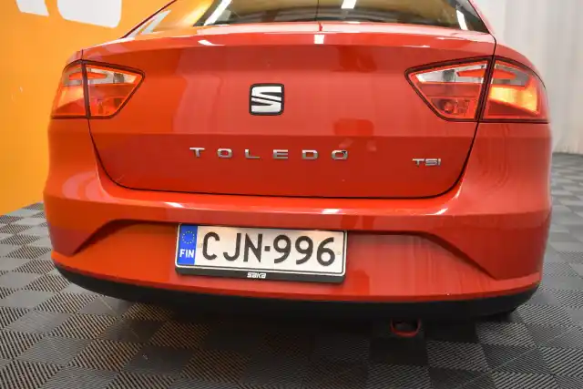 Punainen Sedan, Seat Toledo – CJN-996