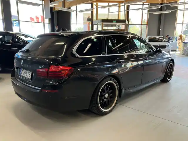 Musta Farmari, BMW 530 – CJO-913