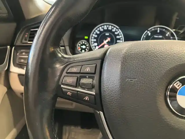 Musta Farmari, BMW 530 – CJO-913