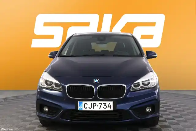 Sininen Tila-auto, BMW 218 – CJP-734