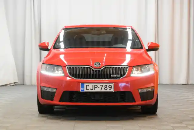 Punainen Viistoperä, Skoda Octavia – CJP-789