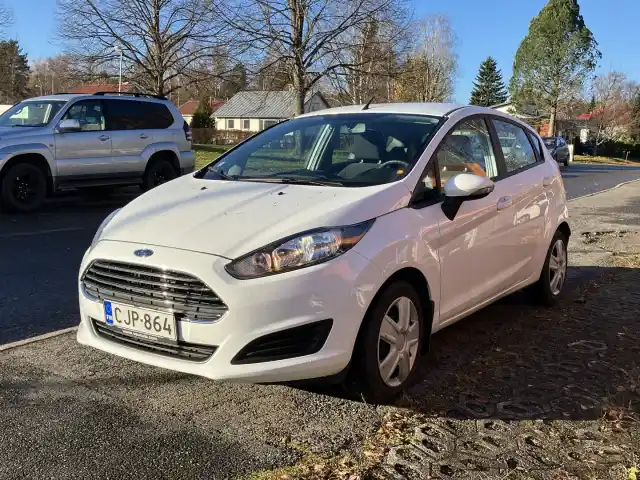 Valkoinen Viistoperä, Ford Fiesta – CJP-864