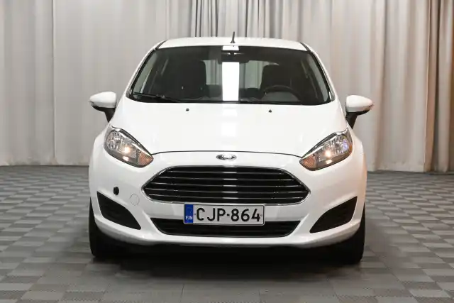 Valkoinen Viistoperä, Ford Fiesta – CJP-864