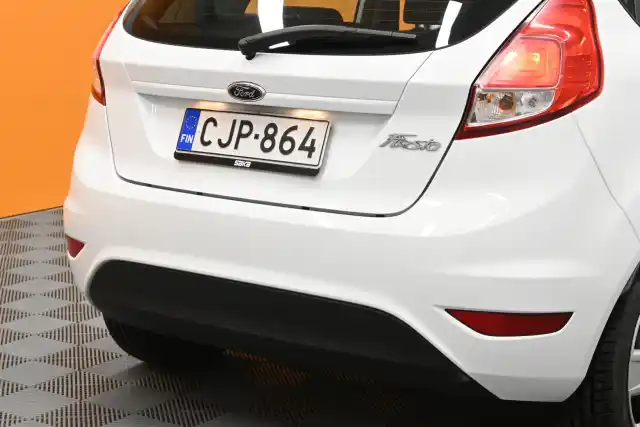 Valkoinen Viistoperä, Ford Fiesta – CJP-864