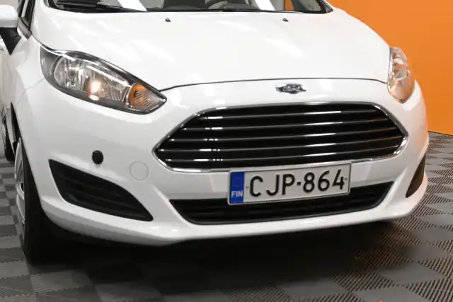 Valkoinen Viistoperä, Ford Fiesta – CJP-864