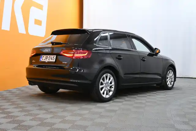 Musta Viistoperä, Audi A3 – CJR-245