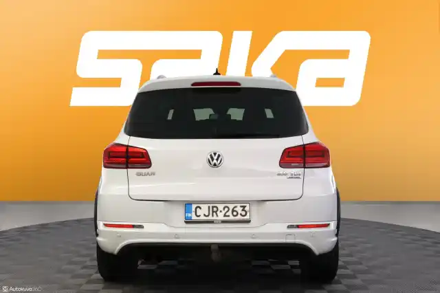 Valkoinen Maastoauto, Volkswagen Tiguan – CJR-263