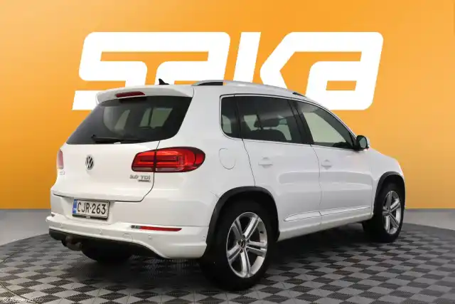 Valkoinen Maastoauto, Volkswagen Tiguan – CJR-263