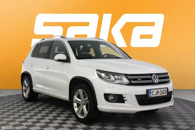 Valkoinen Maastoauto, Volkswagen Tiguan – CJR-263