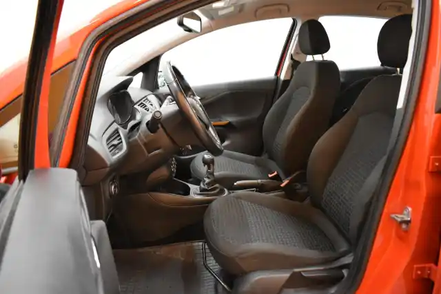Punainen Viistoperä, Opel Corsa – CJR-610
